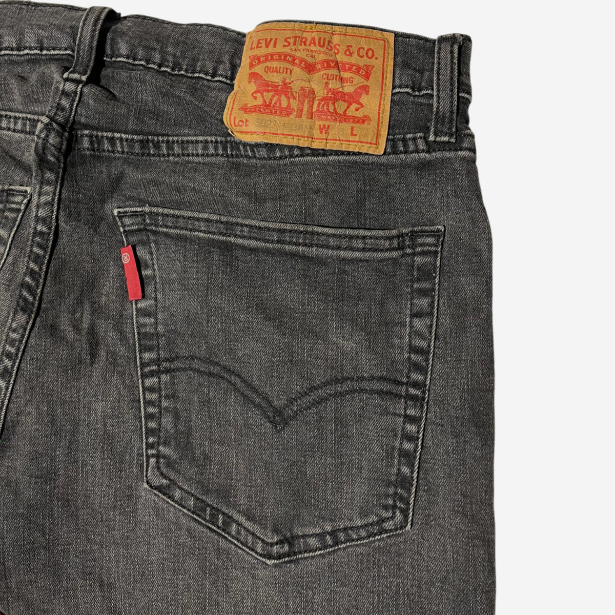 Levi's 502 Tapered Fit W33 x L30