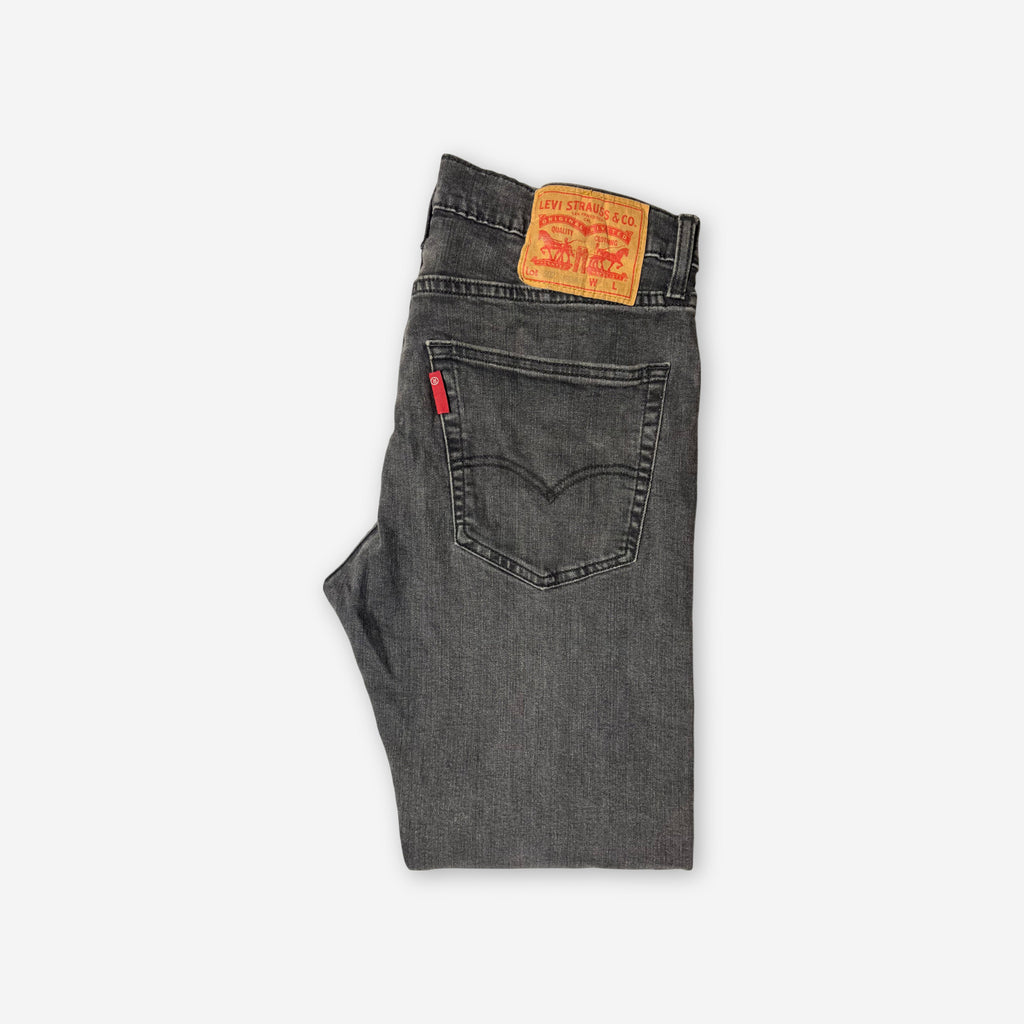 Levi's 502 Tapered Fit W33 x L30