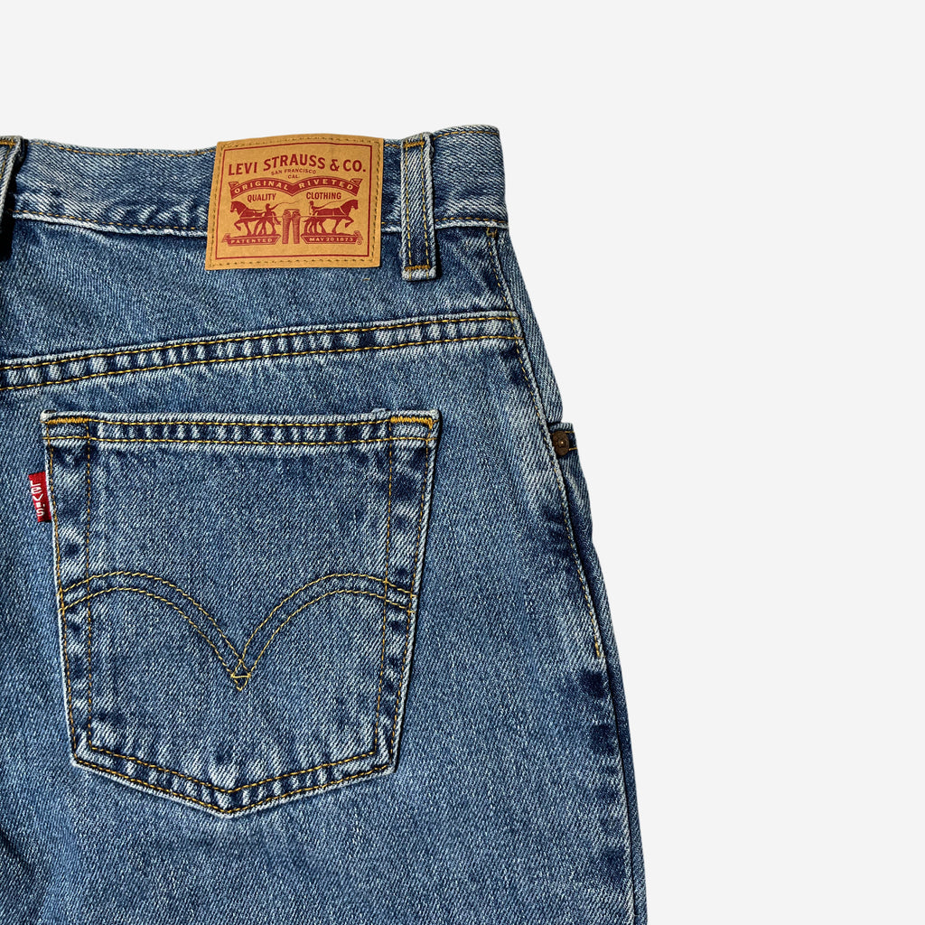Tapered Fit Jeans (W33 x L30)