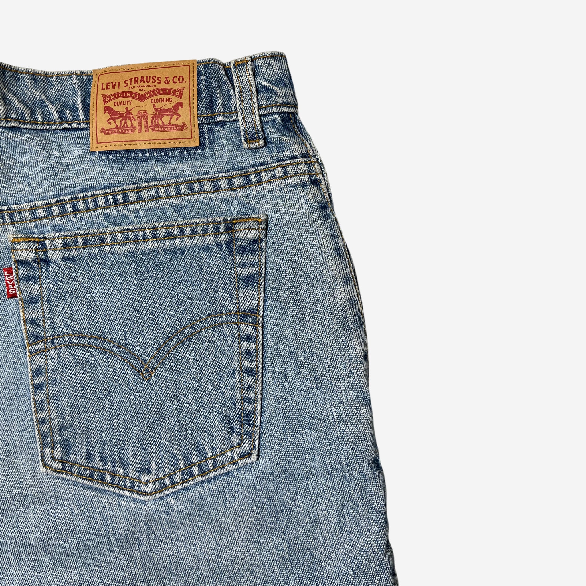 Tapered Fit Jeans (W34 x L31)