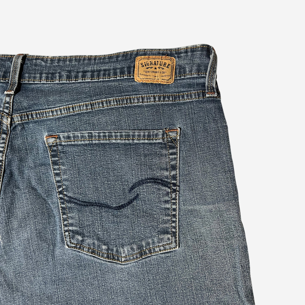 Mid Rise Bootcut Jeans (W38 x L30)
