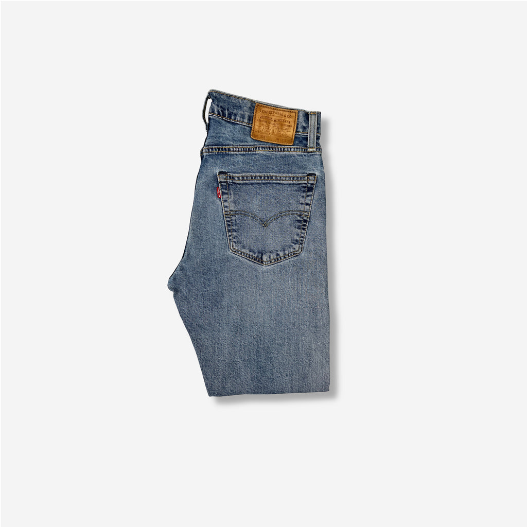 502' Tapered Fit Jeans (W32 x L32)