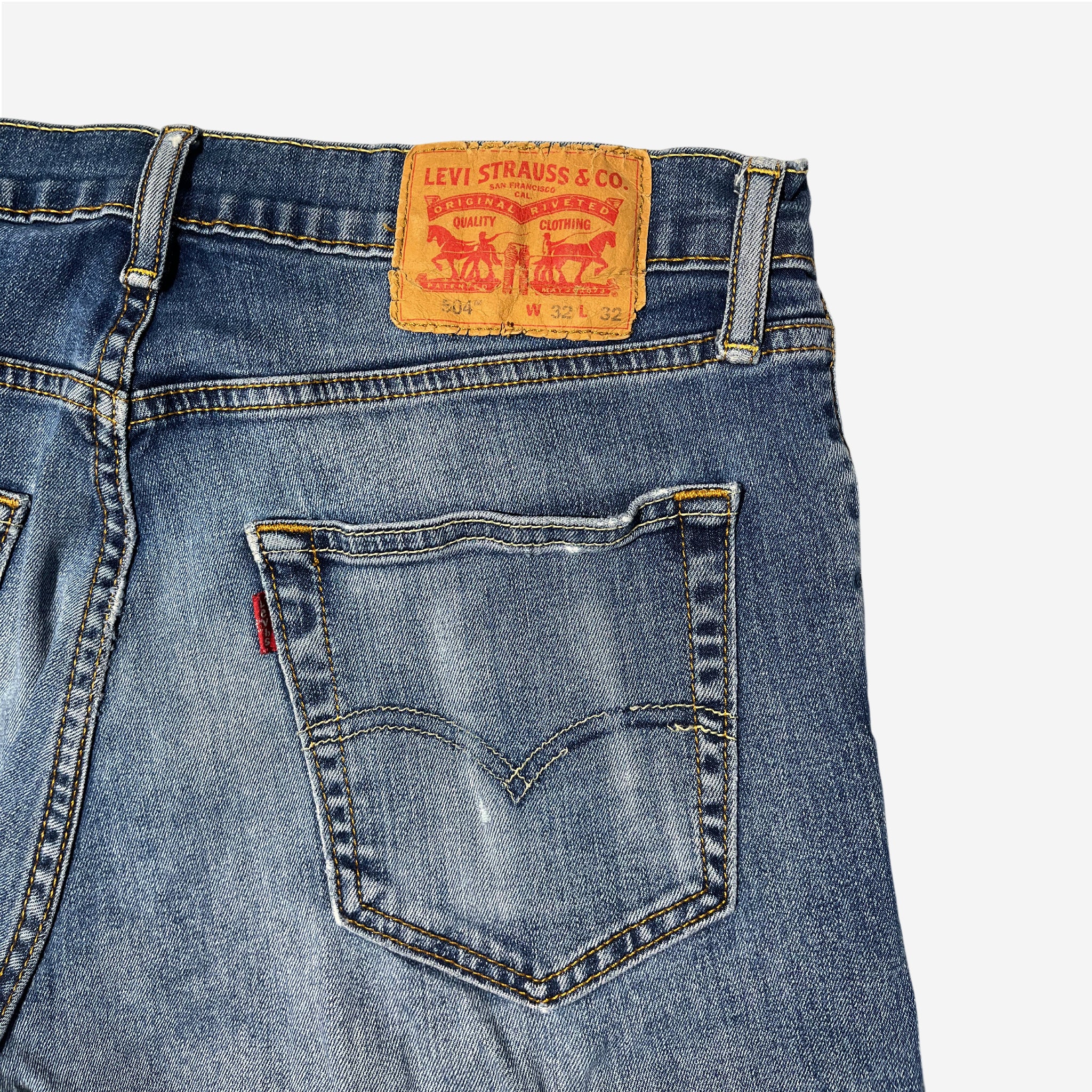 504' Regular Straight Jeans (W32 x L32)