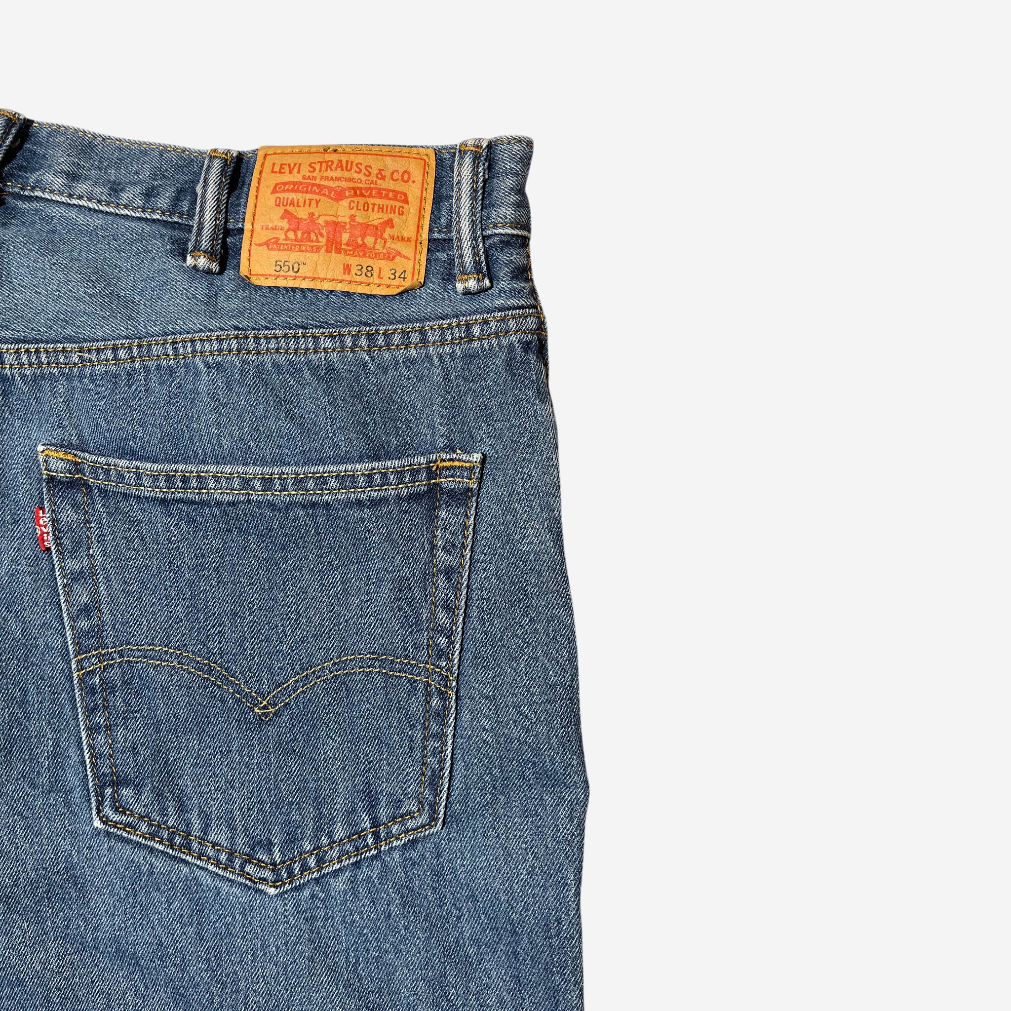 550' Relaxed Fit Jeans (W38 x L34)
