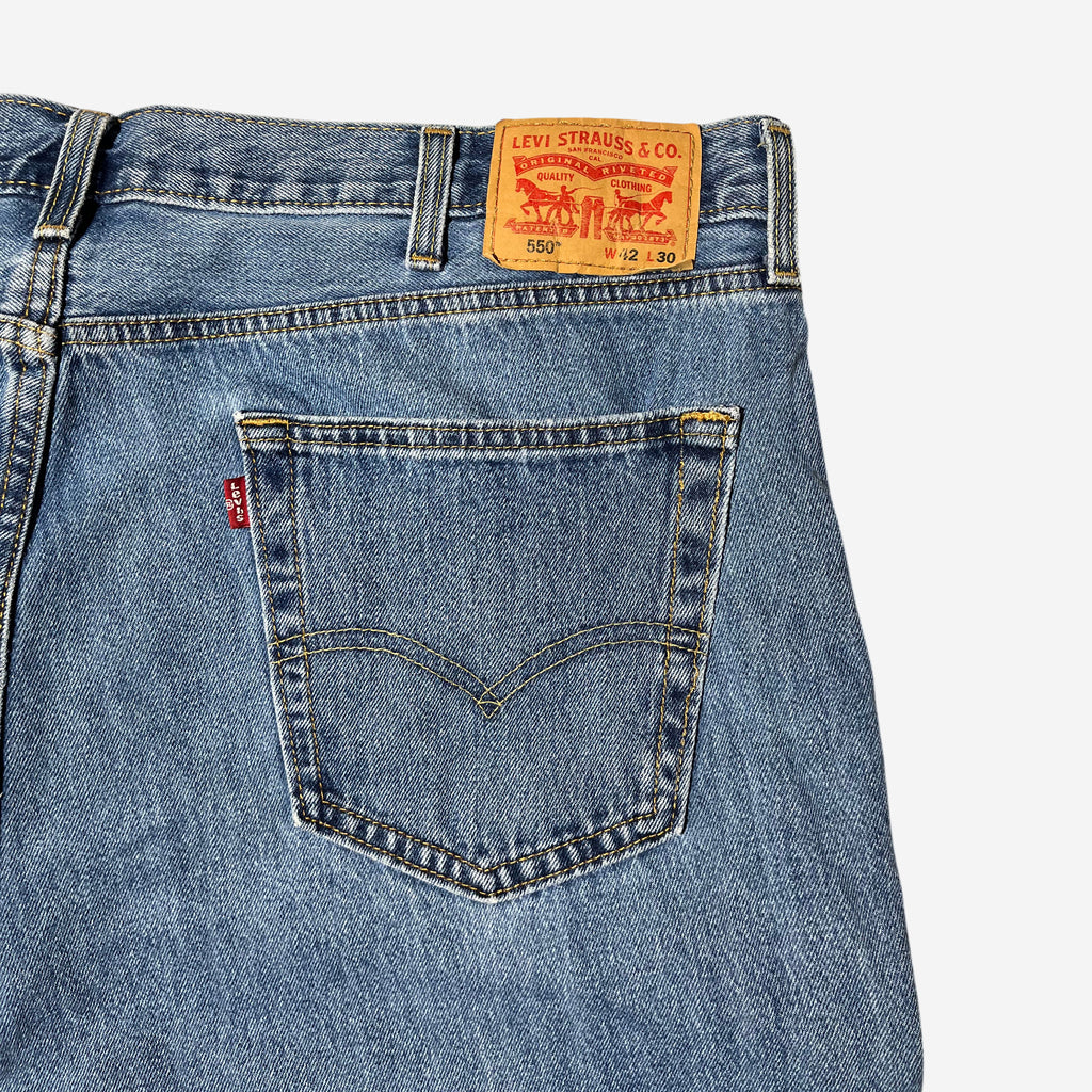 550' Relaxed Fit Jeans (W42 x L30)