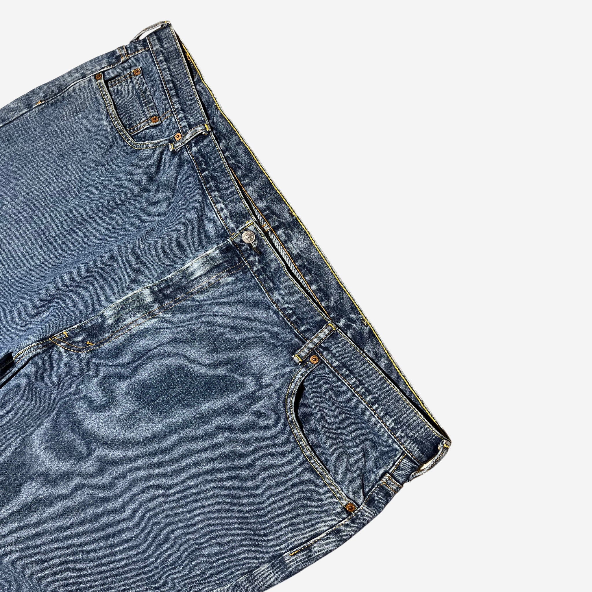 550' Relaxed Fit Jeans (W52 x L29)
