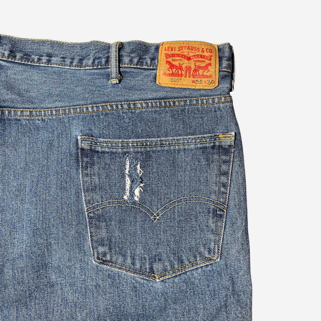 550' Relaxed Fit Jeans (W52 x L29)