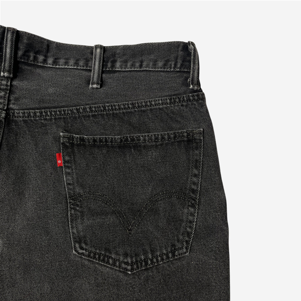 550' Relaxed Fit Jeans (W42 x L30)