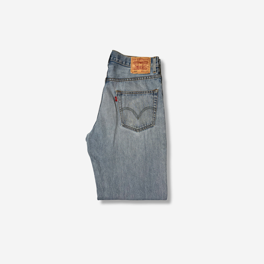 550' Relaxed Fit Jeans (W33 x L34)